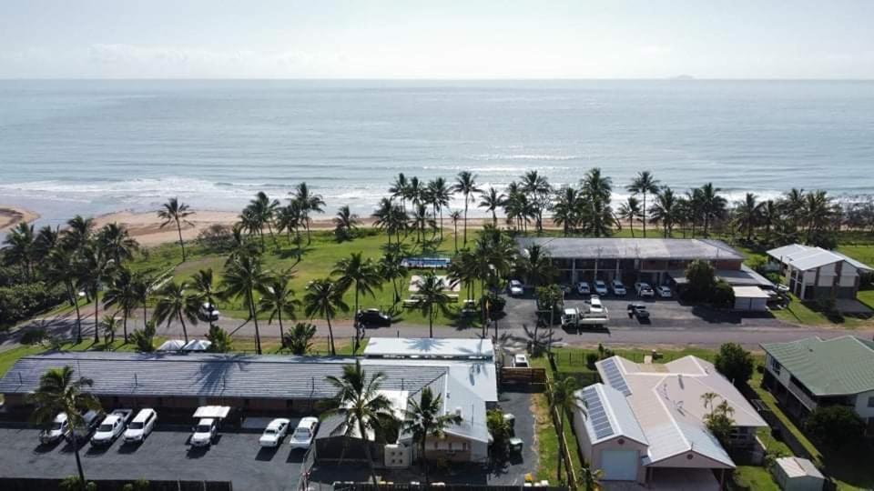 Sarina Beach Motel Grasstree Beach Exterior photo