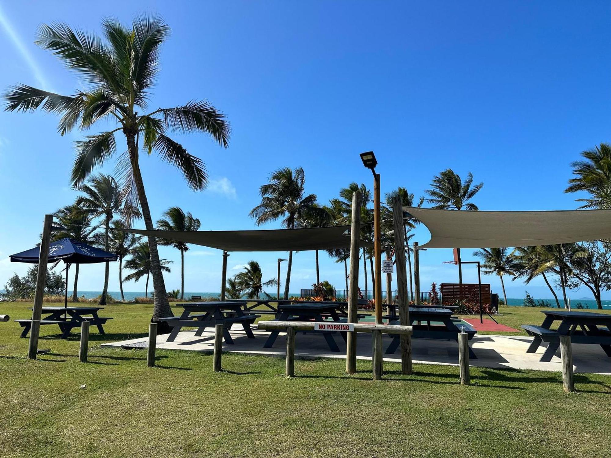 Sarina Beach Motel Grasstree Beach Exterior photo
