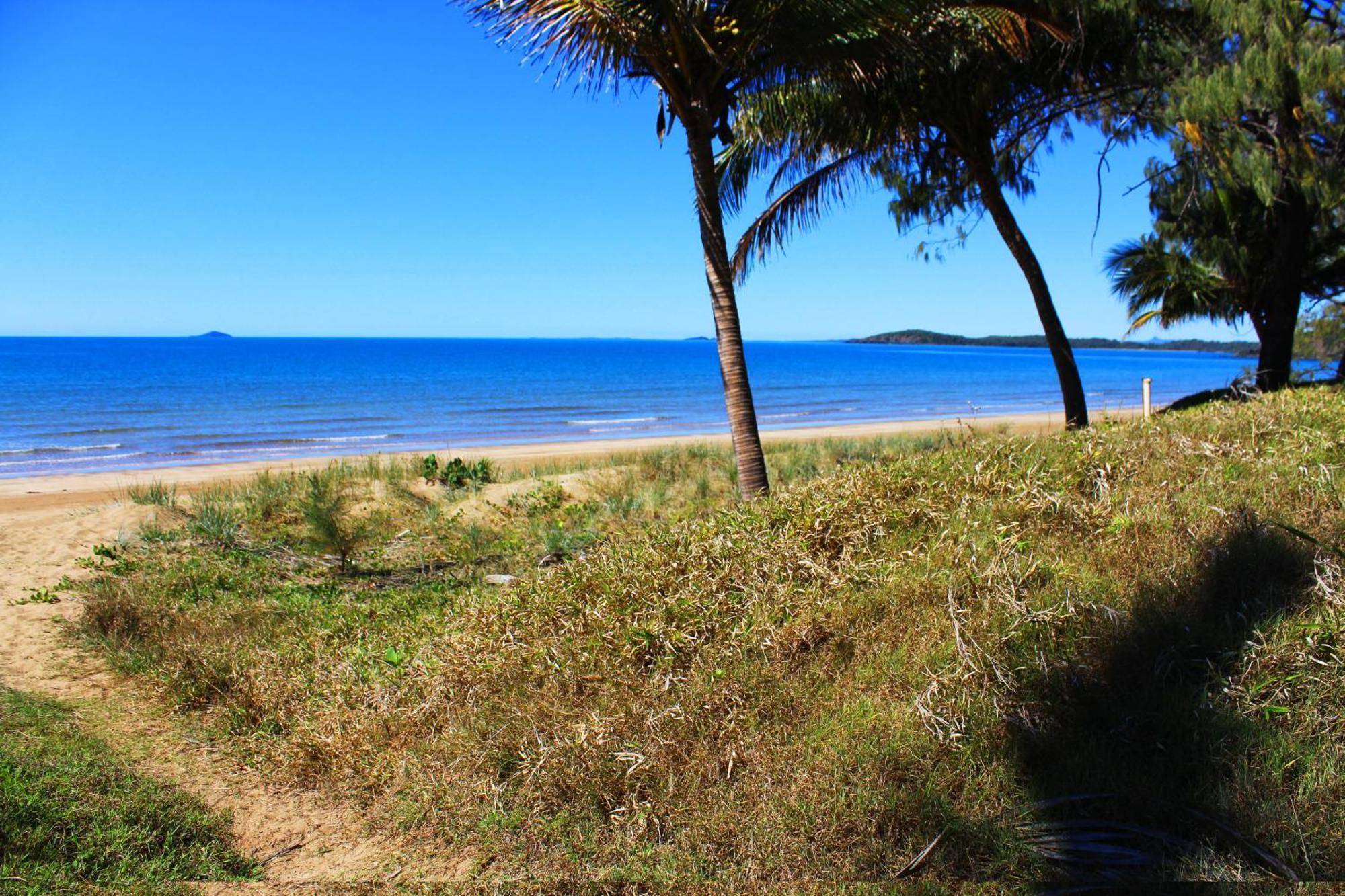Sarina Beach Motel Grasstree Beach Exterior photo