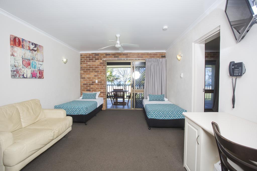 Sarina Beach Motel Grasstree Beach Exterior photo